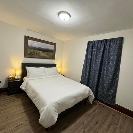 Comfy Getaway, 5 Bed, Sleeps 9, Walk To Falls! Niagara Falls Exterior photo