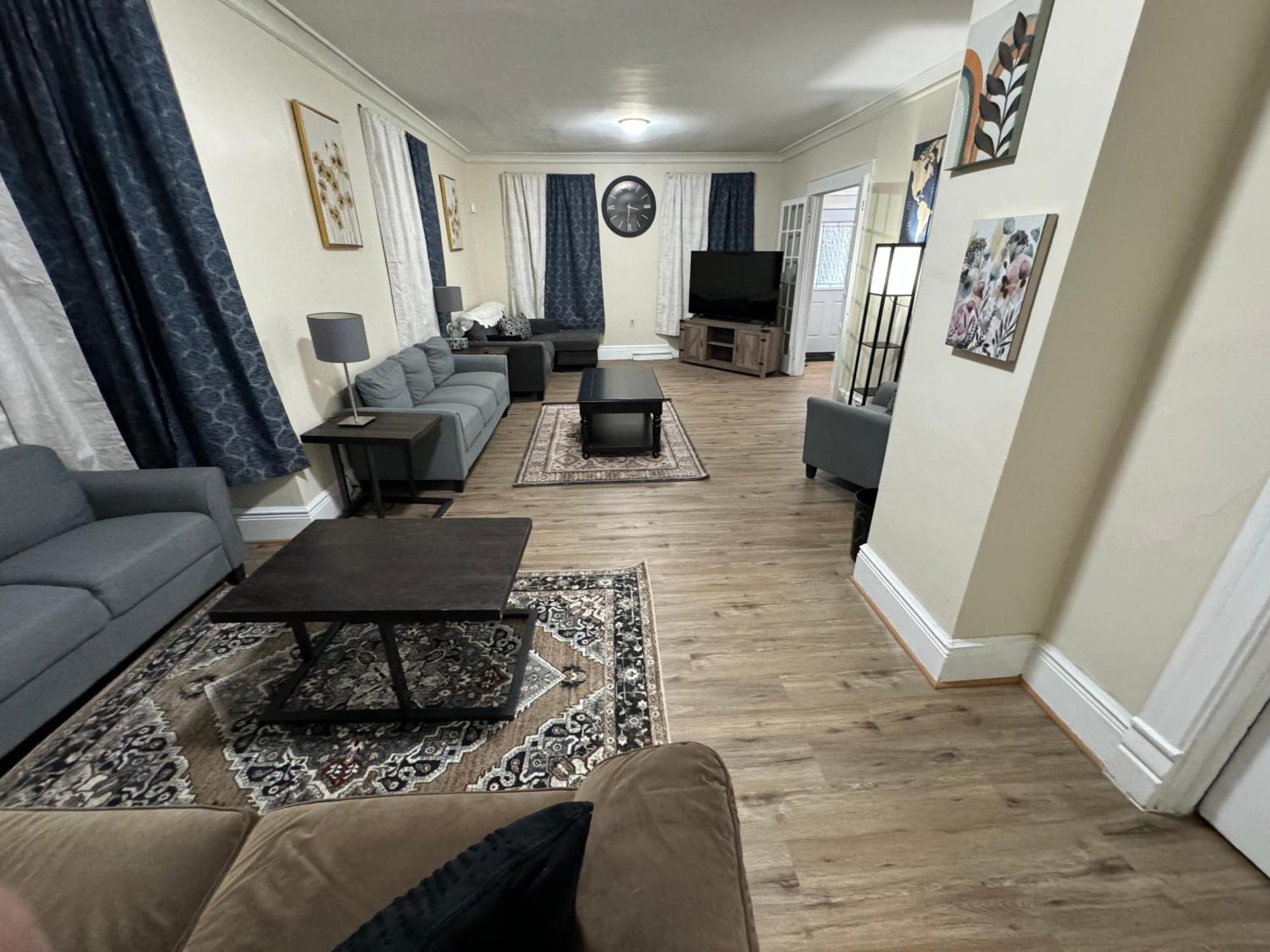 Comfy Getaway, 5 Bed, Sleeps 9, Walk To Falls! Niagara Falls Exterior photo