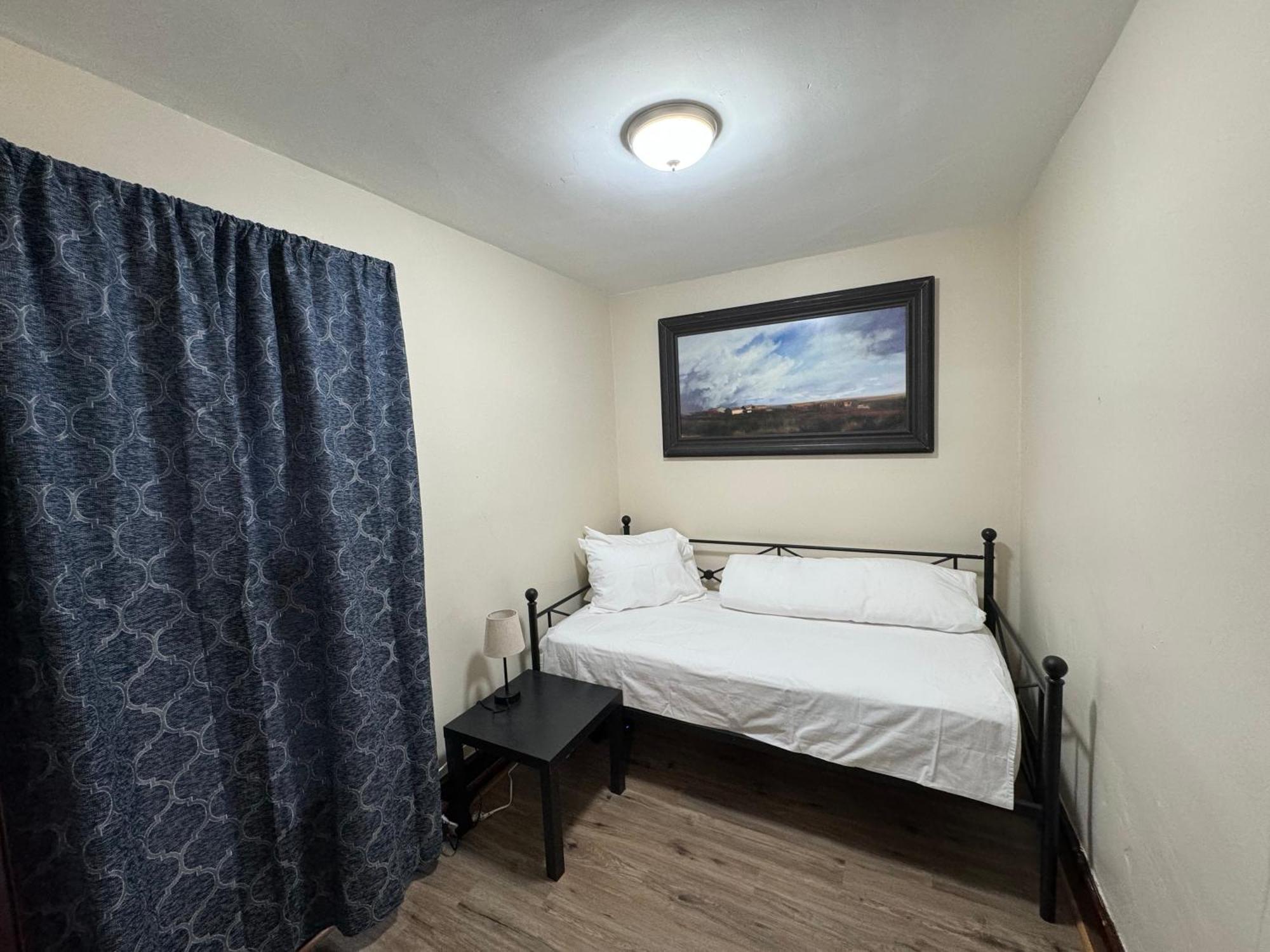 Comfy Getaway, 5 Bed, Sleeps 9, Walk To Falls! Niagara Falls Exterior photo